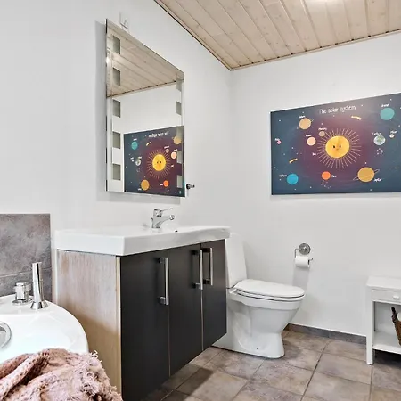 度假居 In With View